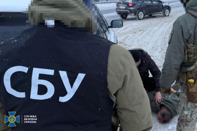 СБУ та Нацполіція викрили ще 7 ділків на підпільній торгівлі «трофейною» зброєю