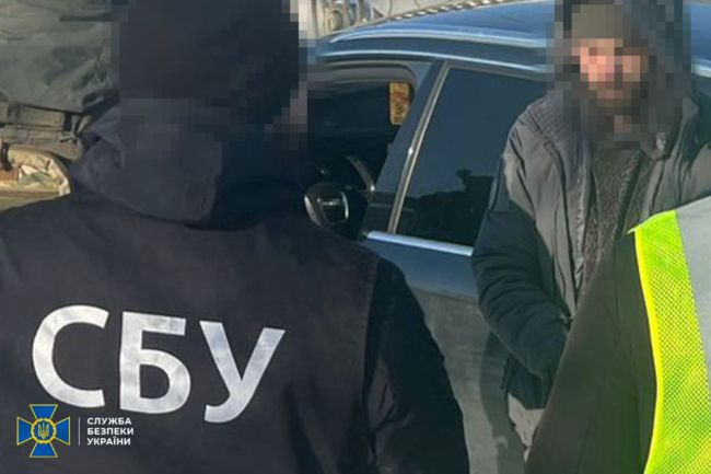 СБУ та Нацполіція викрили ще 7 ділків на підпільній торгівлі «трофейною» зброєю