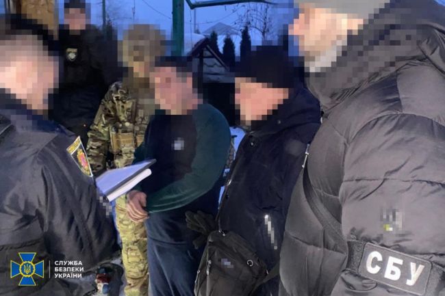 СБУ та Нацполіція викрили ще 7 ділків на підпільній торгівлі «трофейною» зброєю