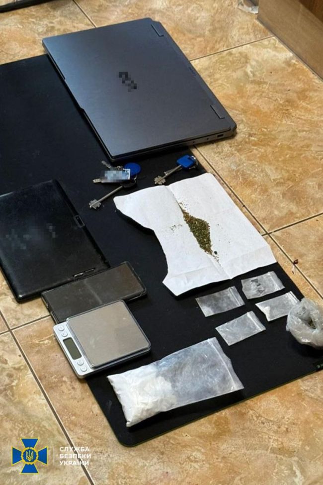 СБУ та Нацполіція нейтралізували злочинне угруповання, яке налагодило міжнародний канал контрабанди кокаїну із Латинської Америки в Україну СБУ та Нацполіція нейтралізували злочинне угруповання, яке налагодило міжнародний канал контрабанди кокаїну із Латинської Америки в Україну