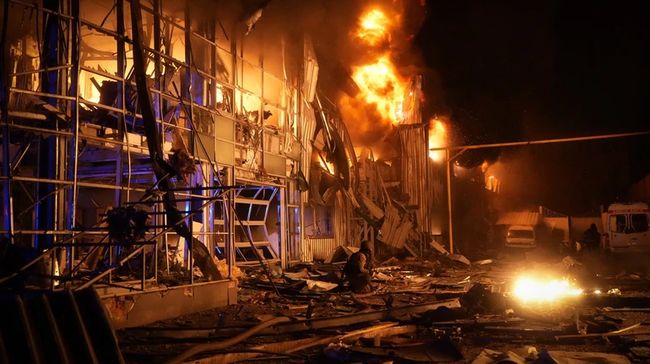 росіяни знищили великий автосалон в Одесі