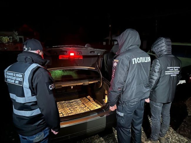 Прикордонники викрили злочинне угруповання, яке займалося переправленням осіб через кордон (ВІДЕО)