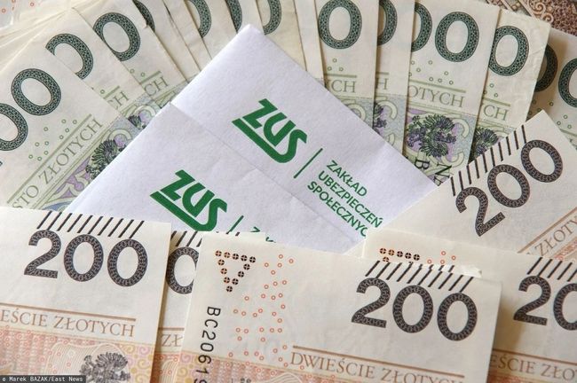 У лютому 150 тис. українців у Польщі мають повторно подати заяви, аби не втратити виплати 800+ У лютому 150 тис. українців у Польщі мають повторно подати заяви, аби не втратити виплати 800+