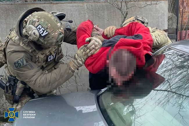 СБУ та Нацполіція знешкодили на Полтавщині злочинне угруповання, яке виготовляло психотропи із щомісячним «обігом» понад 70 млн грн СБУ та Нацполіція знешкодили на Полтавщині злочинне угруповання, яке виготовляло психотропи із щомісячним «обігом» понад 70 млн грн