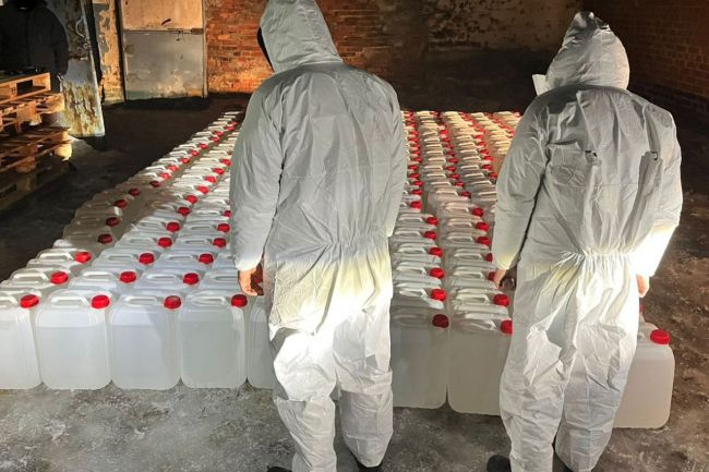 СБУ та Нацполіція знешкодили на Полтавщині злочинне угруповання, яке виготовляло психотропи із щомісячним «обігом» понад 70 млн грн СБУ та Нацполіція знешкодили на Полтавщині злочинне угруповання, яке виготовляло психотропи із щомісячним «обігом» понад 70 млн грн