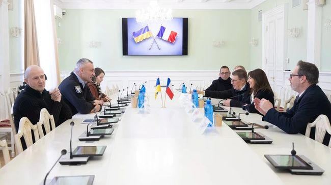 Париж передає Києву генератори Париж передає Києву генератори