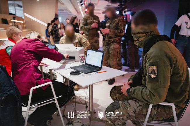 Розвідка — це любов: у Києві 94 донори здали кров для поранених воїнів Розвідка — це любов: у Києві 94 донори здали кров для поранених воїнів