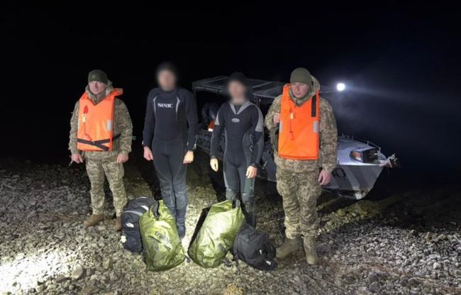 На Вінниччині прикордонники зупинили «водну експедицію» із повним спорядженням На Вінниччині прикордонники зупинили «водну експедицію» із повним спорядженням