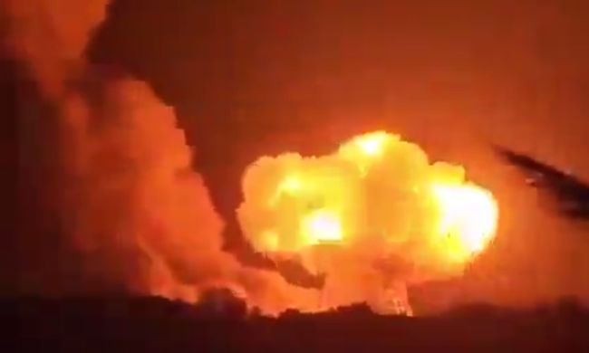 Пакистан оголосив «відкриту війну» уряду талібів в Афганістані і завдав авіаударів по Кабулу — Al Jazeera Пакистан оголосив «відкриту війну» уряду талібів в Афганістані і завдав авіаударів по Кабулу — Al Jazeera