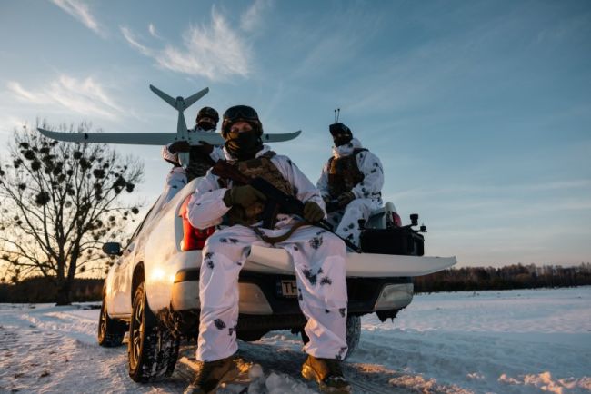 На крилах і мультироторах летить «Караюча тінь» На крилах і мультироторах летить «Караюча тінь»