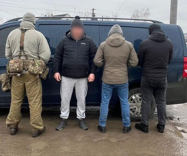 Незаконний «трансфер» - організаторів і «клієнта» затримали біля кордону з Молдовою