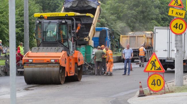 В Україні відремонтують 3,5 мільйона квадратних метрів дорожнього покриття В Україні відремонтують 3,5 мільйона квадратних метрів дорожнього покриття