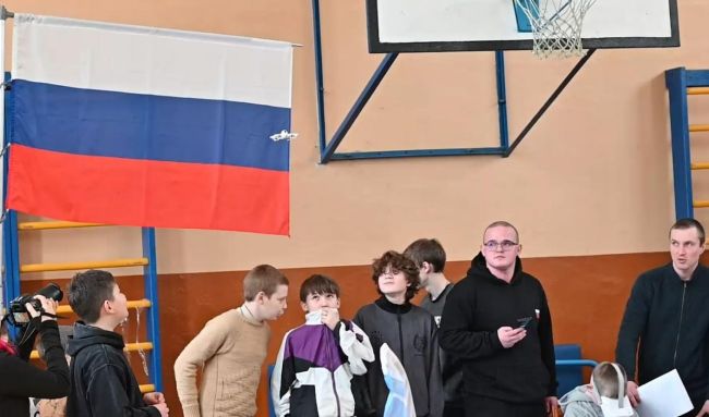 На ТОТ підлітків готують до служби в армії окупанта