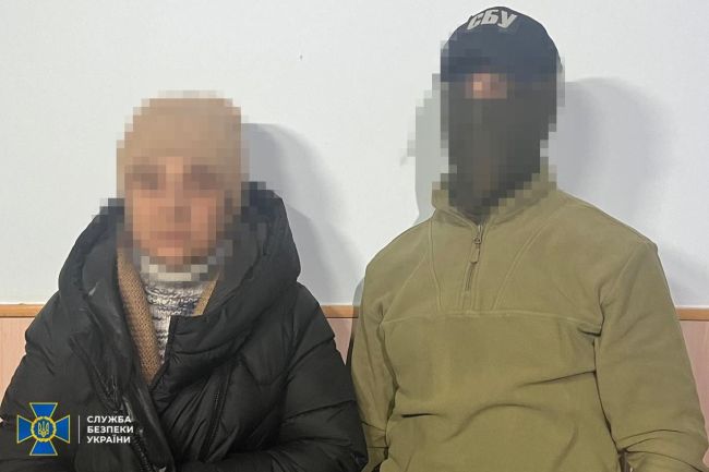 СБУ викрила подружжя, яке на замовлення ворога коригувало атаки рф по Херсону та закликало до захоплення міста