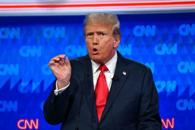 Мінюст США опублікував документи зі звинуваченнями проти Трампа у сексуальному насильстві