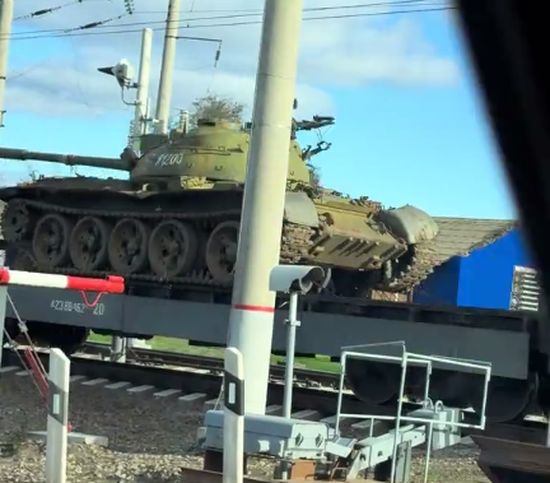 Отправка новейших не имеющих аналогов в мире танков Т-55А куда-то туда