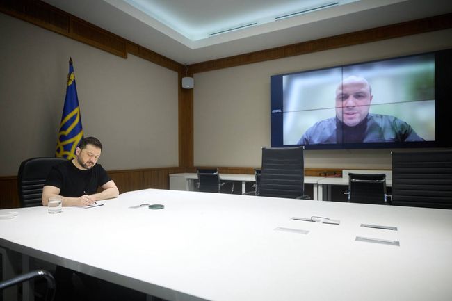 Президент Зеленський отримав звіт від секретаря РНБО Рустема Умєрова