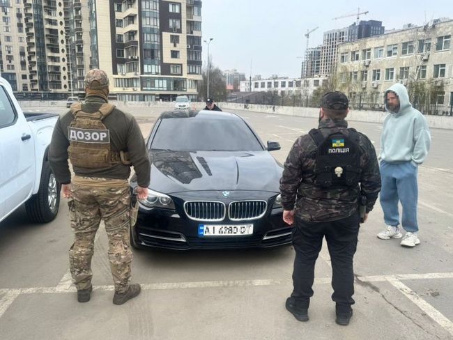 Прикордонники ОКПП «Київ» викрили схему незаконного переправлення чоловіків за кордон