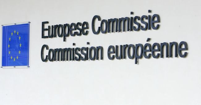 Єврокомісія вимагає пояснень від Угорщини через оприлюднені у ЗМІ записи розмов Сіярто з лавровим