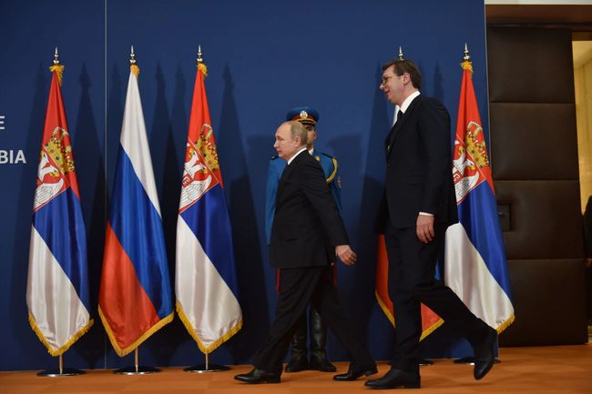 ЗМІ: Сербії загрожує втрата 1,5 млрд європейських коштів через відкат демократії і дружбу з рф