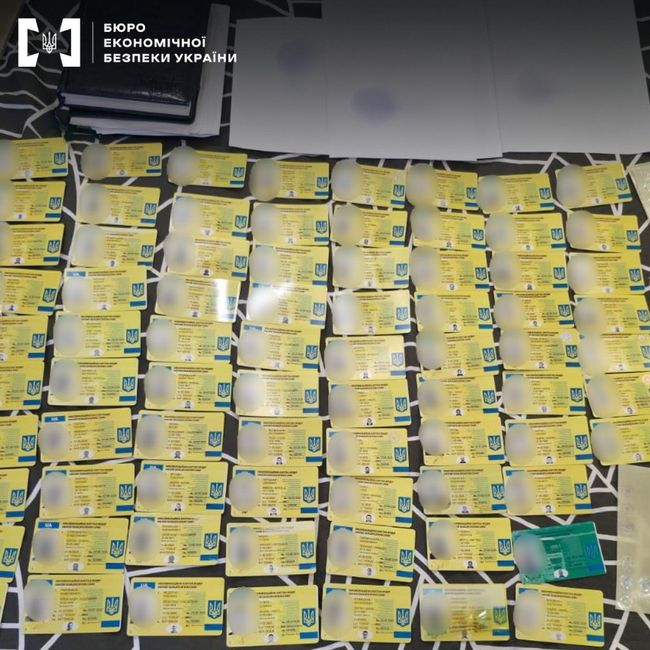 350 євро за документ: за матеріалами БЕБ судитимуть ділків, які виготовляли фальшиві права