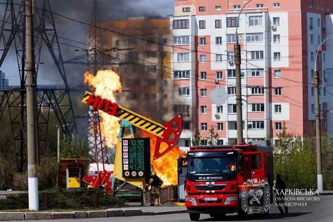 Россияне целый день лупили по Харькову дронами