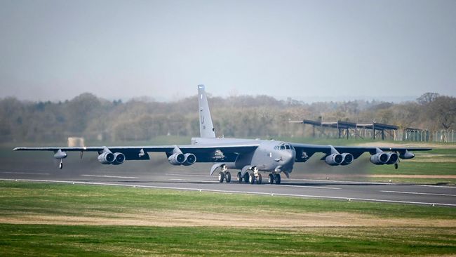 США модернизирует бомбардировщики B-52 США модернизирует бомбардировщики B-52