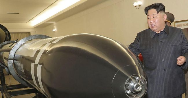 Кім Чен Ин формально отримав повну владу над ядерним арсеналом Північної Кореї