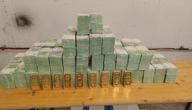 Скасування Угорщиною санкцій проти працівників «Ощадбанку» знову підтвердило їх повну безпідставність