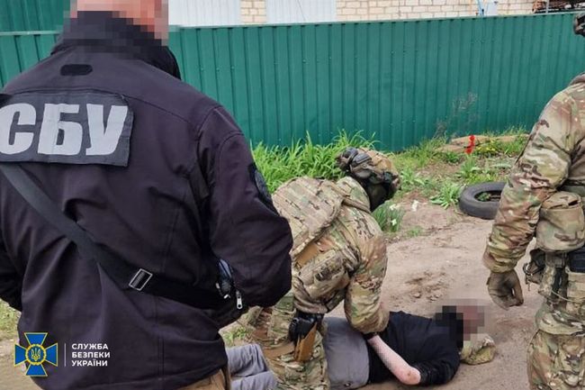 СБУ та Нацполіція ліквідували 6 нових каналів підпільного продажу трофейної зброї в Україні