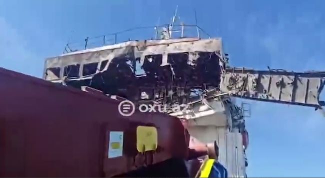 А вот и верификация удара украинских дронов по российским суднам, незаконно находившимся в Азовском море