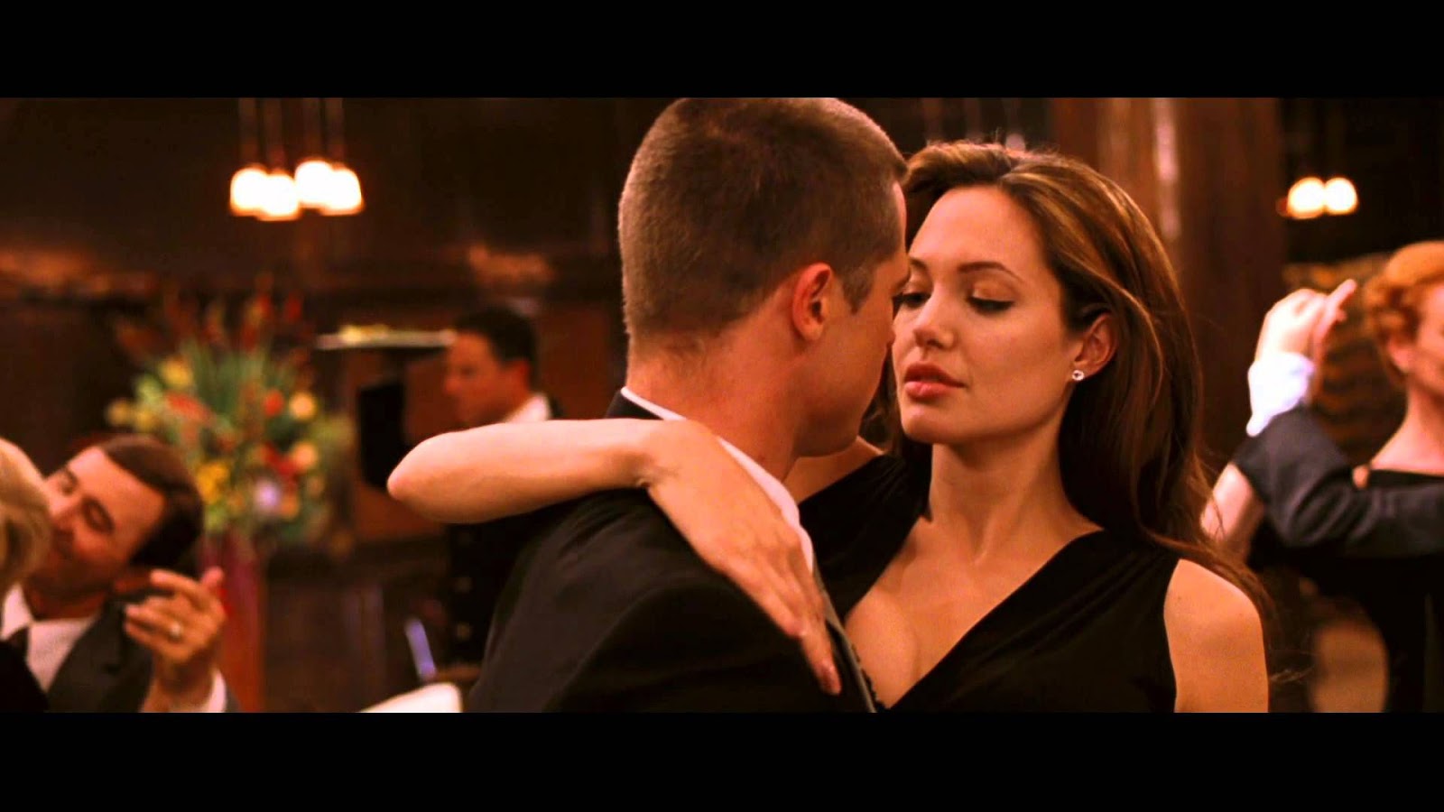 Брэд Питт и Анджелина Джоли чувственно танцуют танго. Cafe Anatolia ”Tango to Evora” 