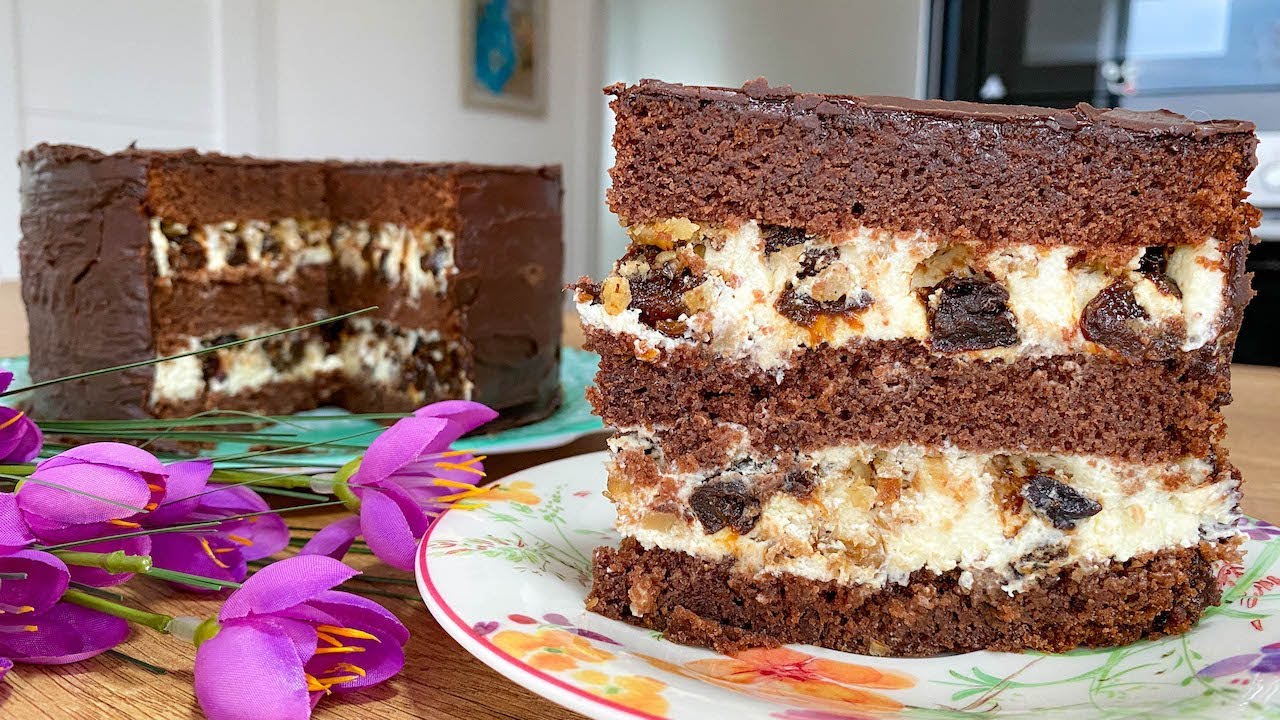 Шоколадный торт с черносливом и орехами: гениально простой в приготовлении и вкусный десерт 