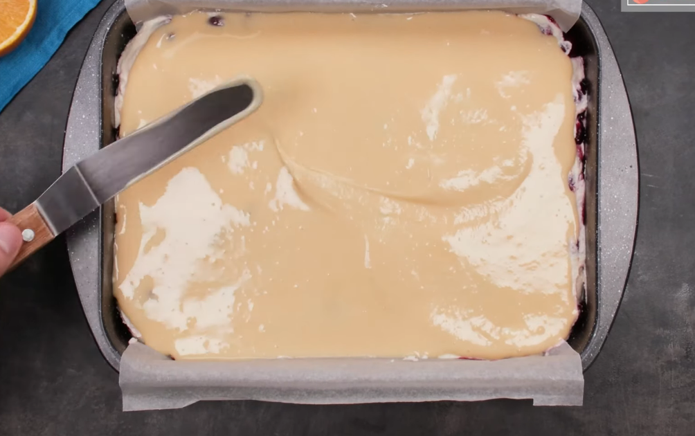 Беру творог, замороженную вишню и готовлю восхитительный пирог за 35 минут: простейший рецепт