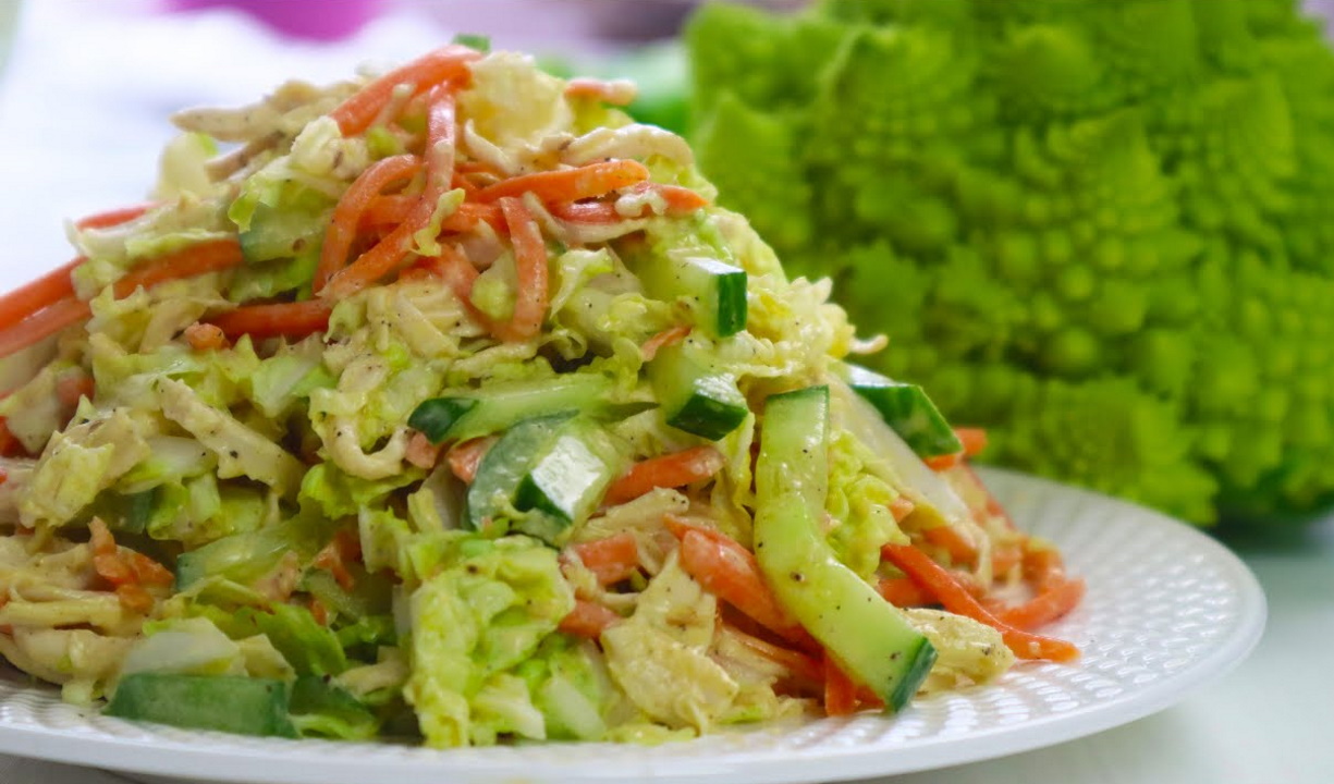 Недорогой салат из пекинской капусты: два вкусных рецепта хоть на каждый день, хоть на любой праздник
