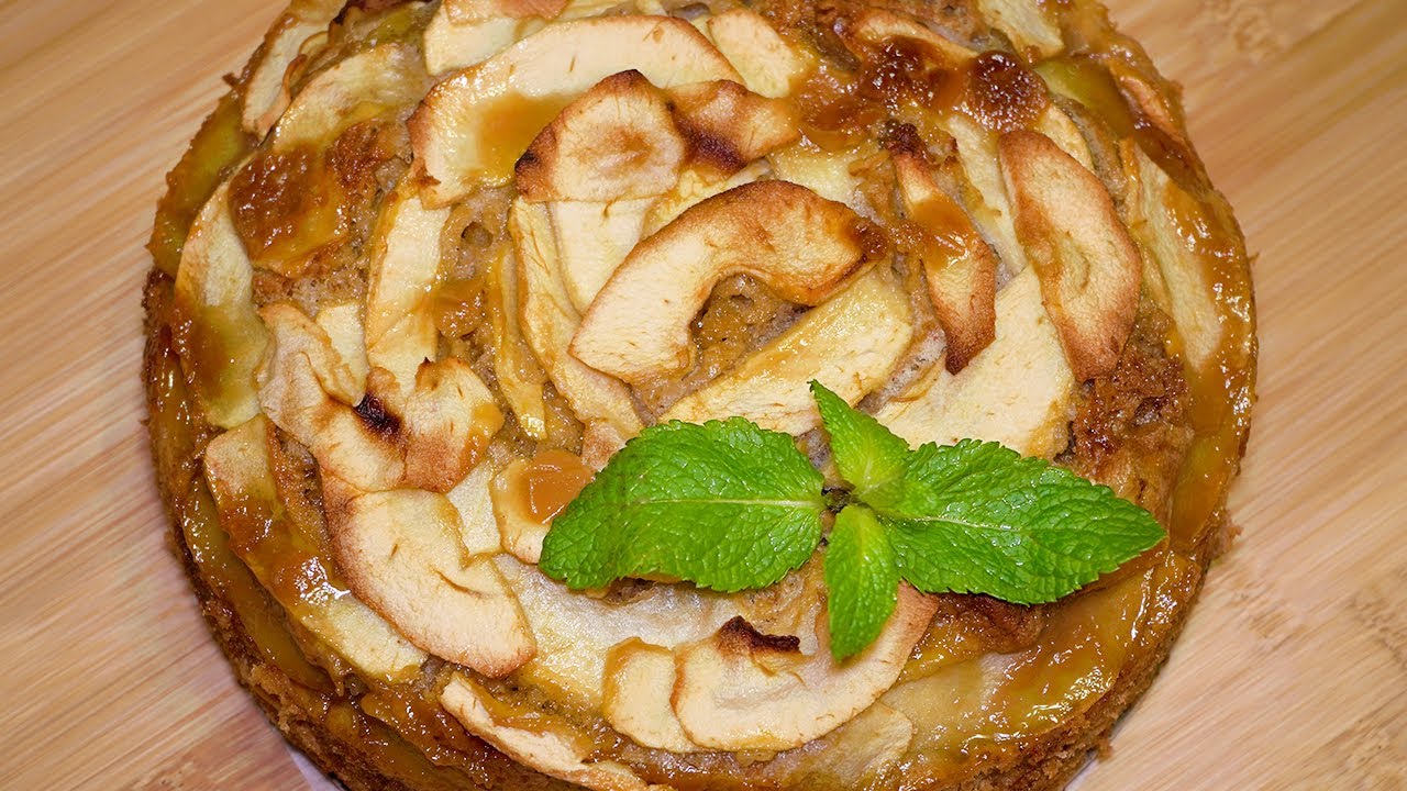 Тает во рту: рецепт мягкого яблочного пирога, который сведет с ума