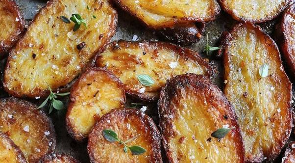 Простой рецепт идеального по вкусу жареного картофеля с секретным ингредиентом, не оставит никого равнодушным