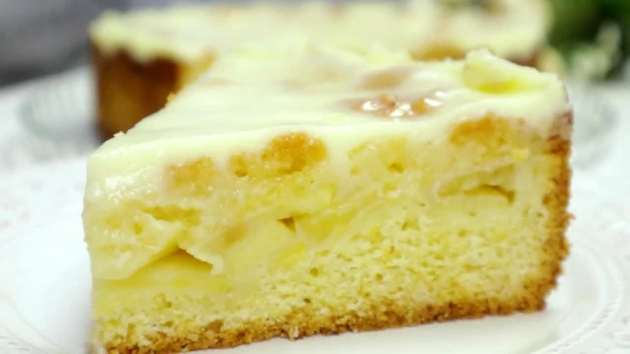 Несравненный яблочный пирог: нежное песочное тесто и простой сметанный крем. Получается как торт