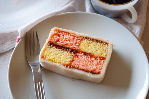 Рецепт торта Баттенберг: приготовить сложно, но результат того стоит. Попробуйте и вы не пожалеете!