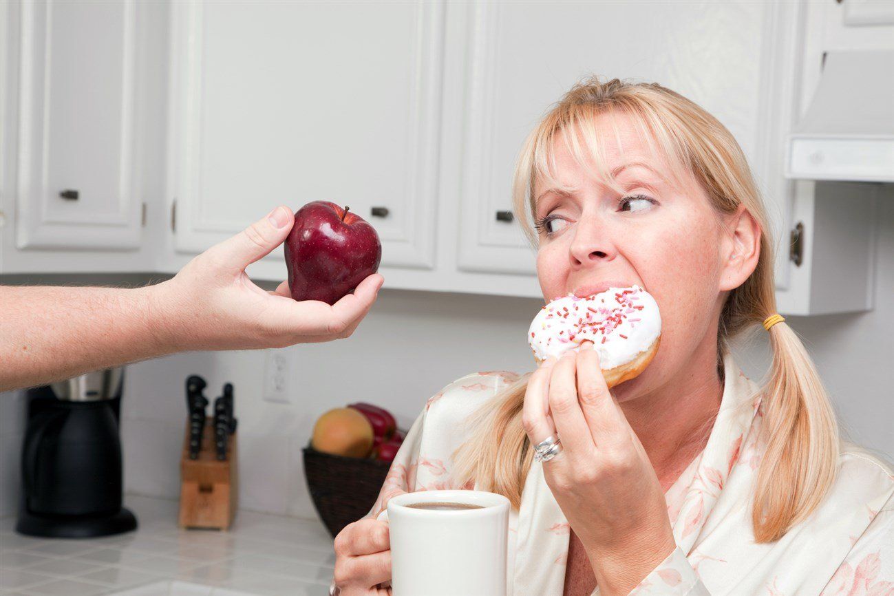 Почему хочется сладкого и как от этого избавиться: распространенные причины и советы диетолога