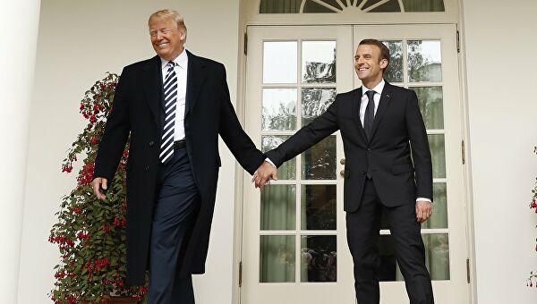 С чем Дональд Трамп покидает Белый дом: самые смешные фото и видео 45-го президента США