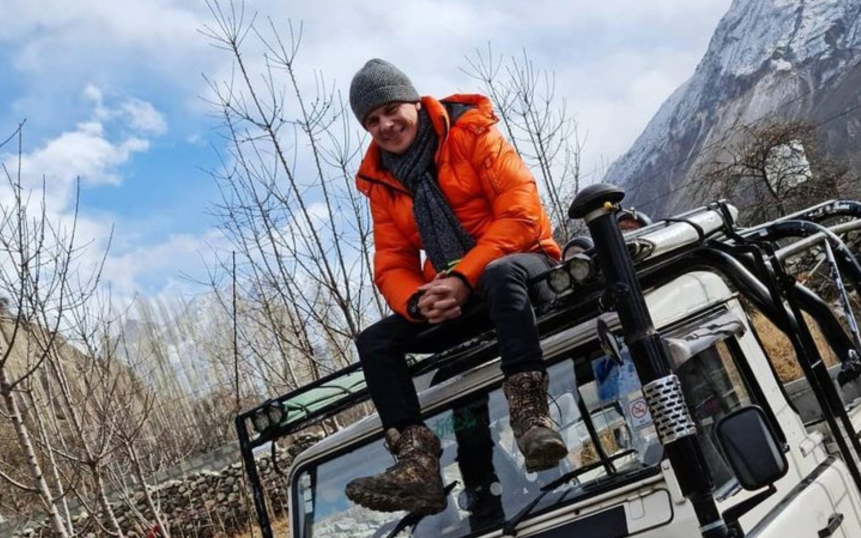 Ехал “верхом” на внедорожнике: Дмитрий Комаров удивил экспедицией в Пакистане
