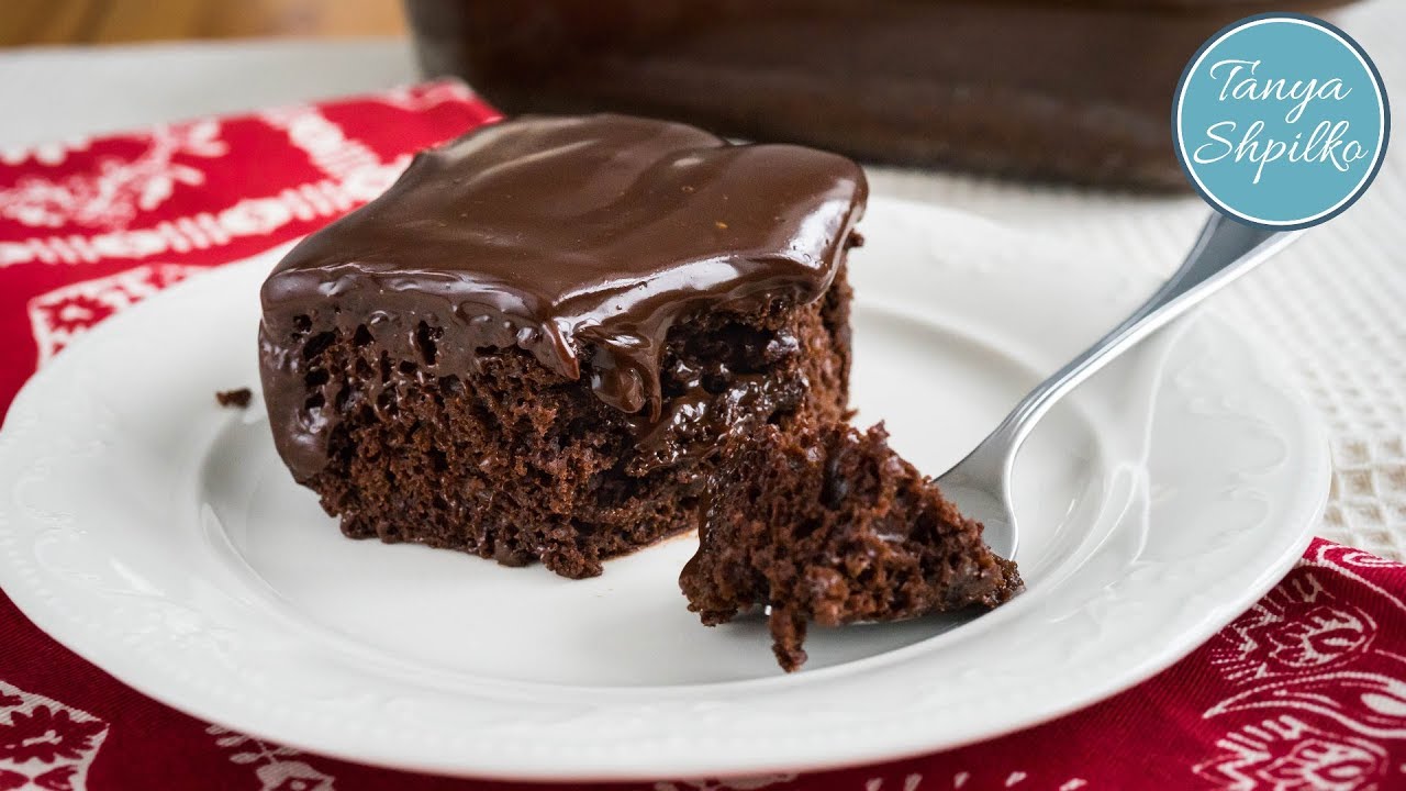 Рецепт сочного, мокрого торта, который тает во рту: для любителей шоколада и “Пражского торта”