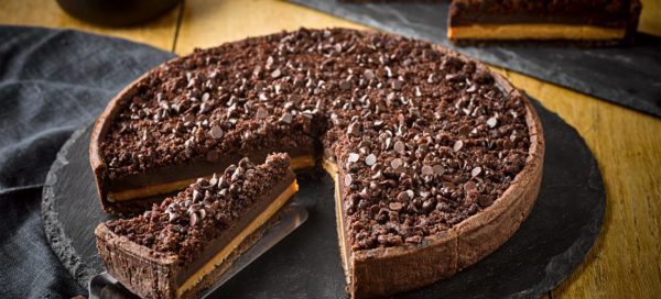 Шоколадный пирог миллионера: вариант угощения для гостей и детей
