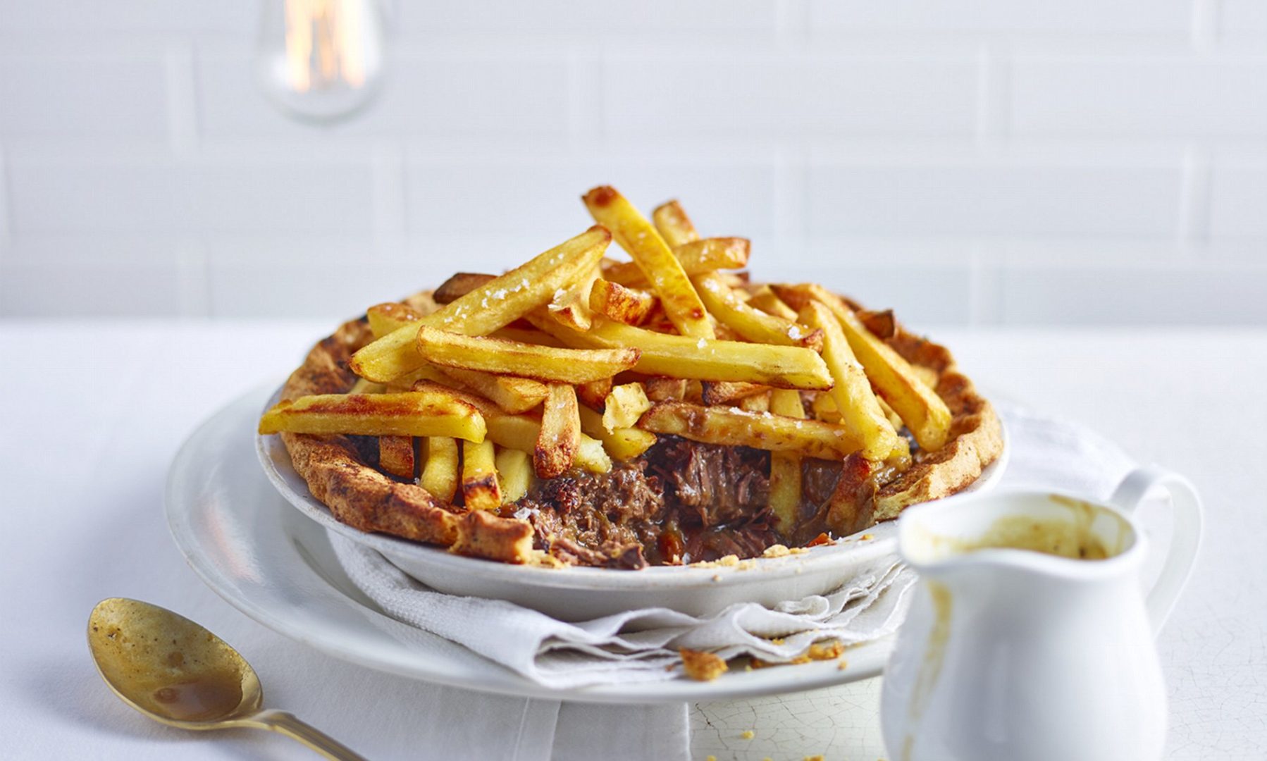 Пирог со стейком и жареным картофелем: красиво на вид, аппетитно и вкусно – не отказывайте себе в этом блюде!