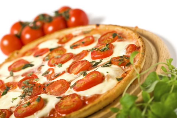 Рецепт ароматной и очень вкусной пиццы, которая по вкусу получается как в дорогой пиццерии