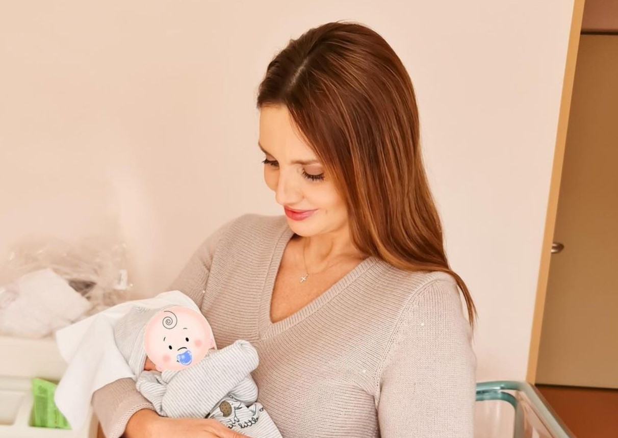 Оксана Марченко стала бабушкой: у ее сына и его жены родился сын – первое фото младенца Срочная новость