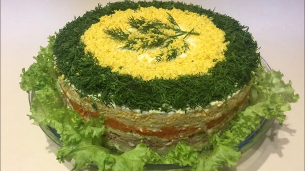 Праздничный салат “Мимоза”: шикарный на вид и восхитительный на вкус – обязательно приготовьте на праздник!