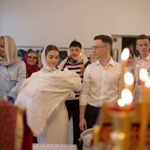 Валерия и Иосиф Пригожин крестили свою внучку Селин: теперь в семье стало больше верующих