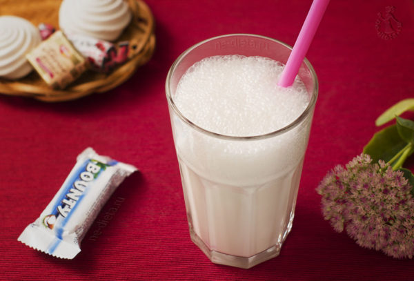 Главный летний напиток: молочный коктейль с мороженым в блендере (Рецепт)